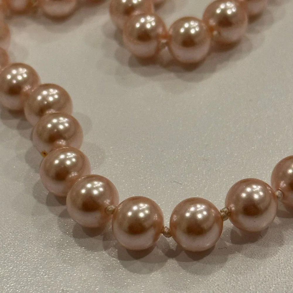 Elegant Pink Faux Pearl Necklace Gold Tone‎ Clasp Classic Style